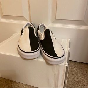 large black and white checkered vans size 8